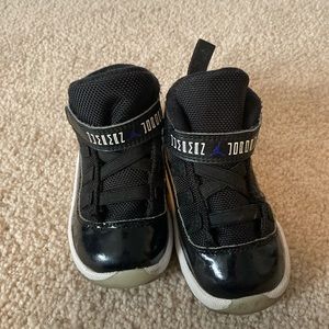 Good condition toddler Jordan Space Jams!